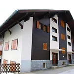 Apartment Near Piste Des Mayens Ski-slope