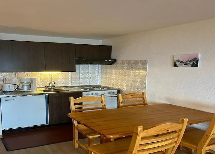 Near Piste Des Mayens Ski-slope 아파트 *