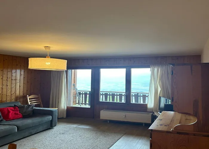 Near Piste Des Mayens Ski-slope *